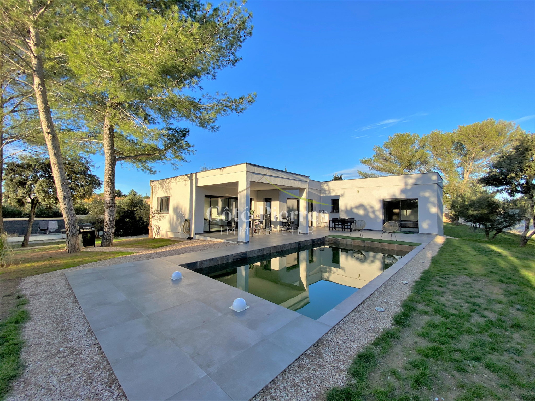 vente Nîmes Villa contemporaine avec piscine Côté Pierres Immobilier