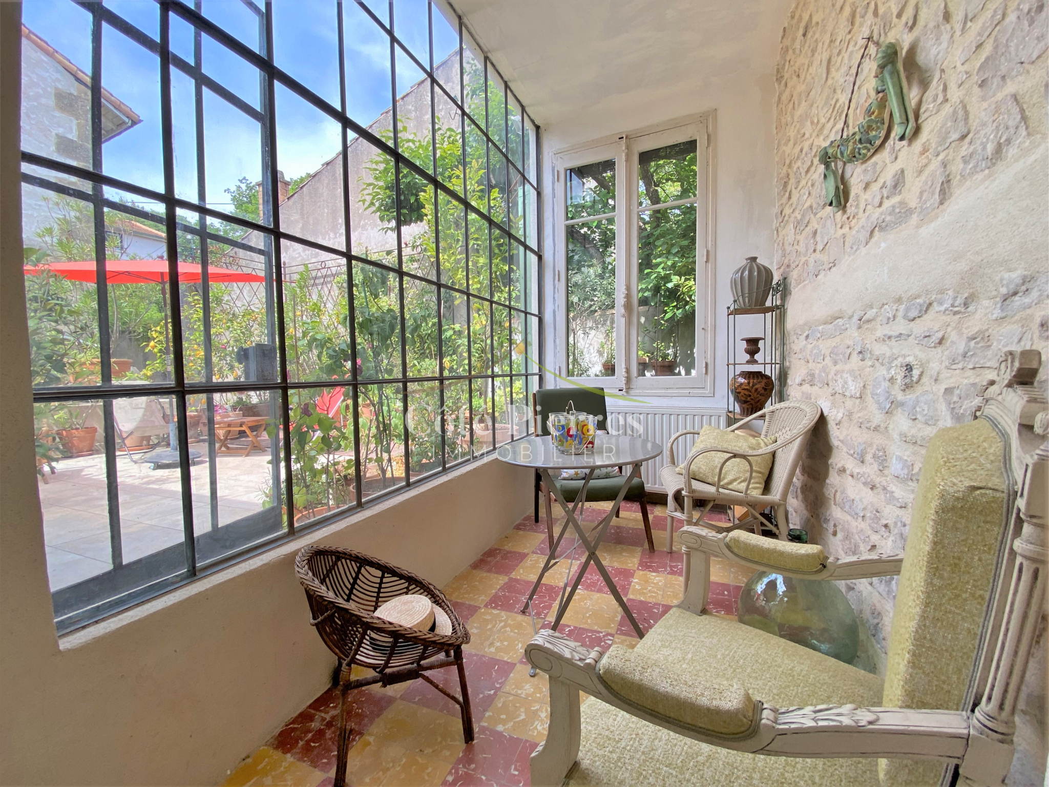 1 Rue Rouget De Lisle 30000 Nîmes
