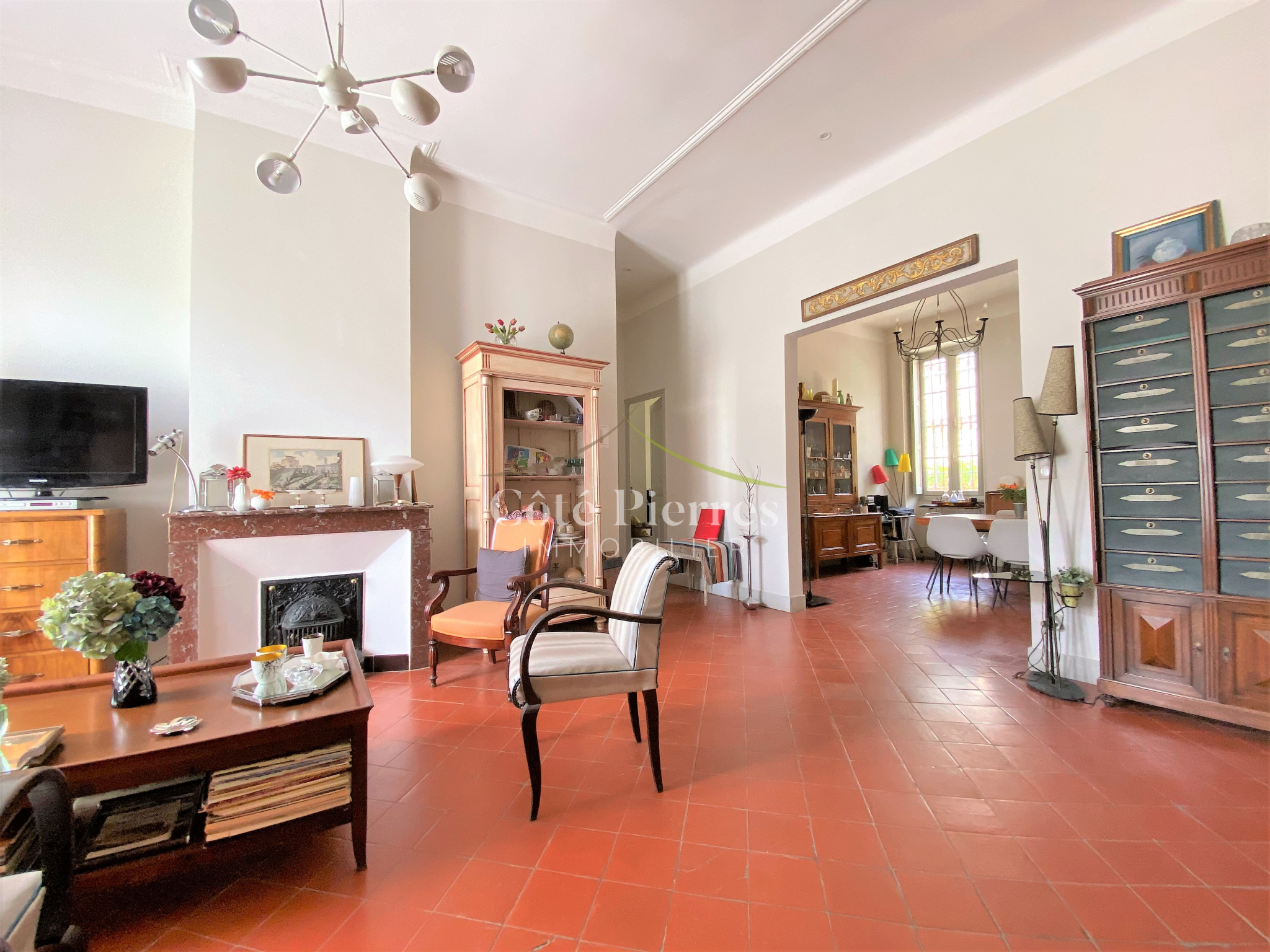 1 Rue Rouget De Lisle 30000 Nîmes