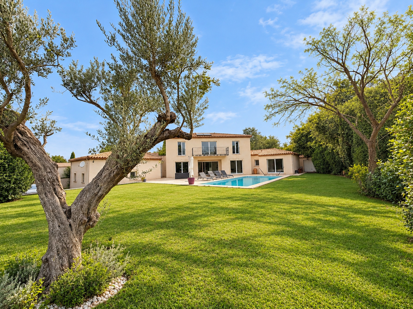 Caveirac - villa familiale de 230 m2 avec piscine, au calme et sans vis-à-vis